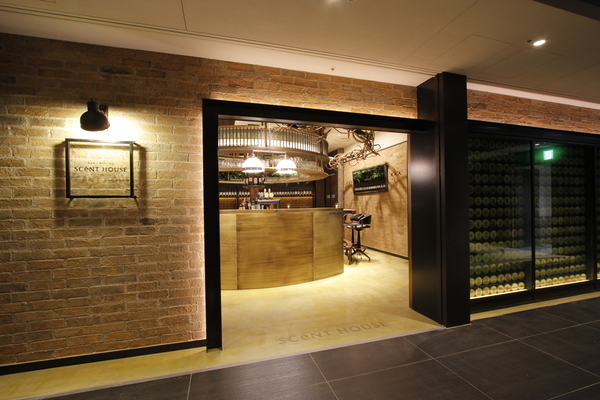 BAR＋DINING SCeNT HOUSE DEN Marunouchiの会場の特徴