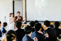 ナチュラルガーデンウェディング 青いナポリ IN THE PARKの会場の特徴-プロジェクター＆スクリーン