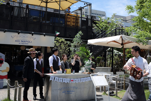 ナチュラルガーデンウェディング 青いナポリ IN THE PARKの会場内イメージ2枚目