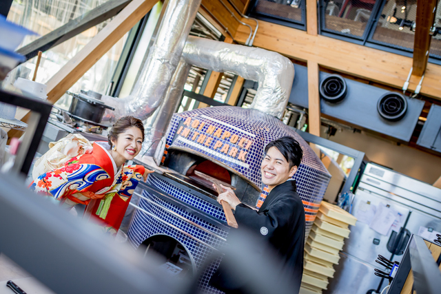 ナチュラルガーデンウェディング 青いナポリ IN THE PARKの会場内イメージ7枚目-イタリアから輸入した薪窯