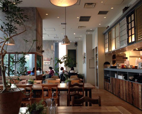 ロイヤルガーデンカフェ 飯田橋のフロア1のメイン画像-新郎新婦様も、ゲスト様も、笑顔になれる♪
こだわりの大空間