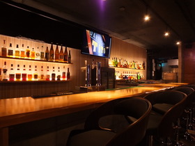DARTS CAFE TiTO 筑紫口店の会場の様子