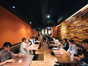 Giraffe Monochrome ジラフモノクローム 小倉魚町　結婚式二次会の会場の特徴-ゲスト全員が楽しめる素敵なイベントをお約束します