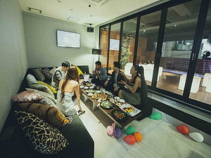 Giraffe Monochrome ジラフモノクローム 小倉魚町　結婚式二次会の3階VIPルーム