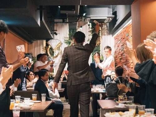 Giraffe Monochrome ジラフモノクローム 小倉魚町 結婚式二次会の【秋婚向け 二次会プラン】【秋婚・貸切パーティー】名物『特大ウェディング・パンケーキタワー』で祝福★