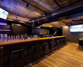 Shisha Cafe&Bar Simpleのフロア1のメイン画像-シックでおしゃれな空間は、結婚式二次会や各種宴会などに最適◎