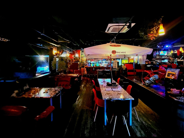 Free style bar リレーションズの会場内イメージ1枚目