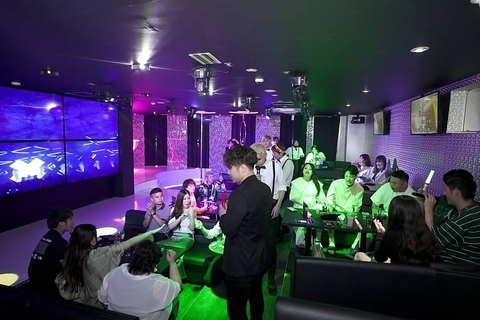 【KARAOKE＆AMUSEMENT BAR BOOBOO（ブーブー） 天神店】福岡大名 結婚式二次会の【2H飲み放題＋フード6品程度】無料10大特典付！5,000円プラン