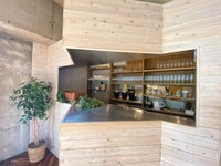 Glade Park 池袋のフロア1の詳細画像2-バーカウンターからドリンク提供いたします!