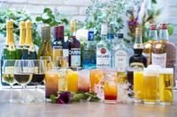 Glade Park 池袋の料理・施設等のイメージ画像4-バーカウンター内でスタッフが常駐し、お客様へ飲み物をご提供♪