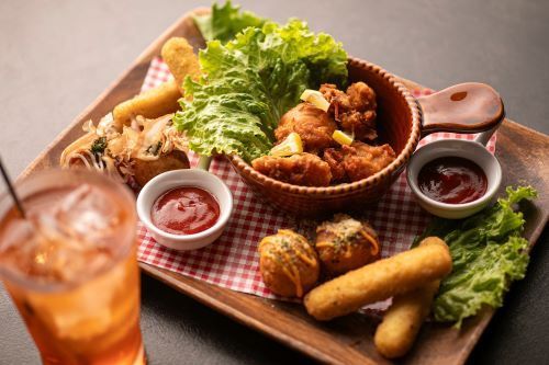 B-GARAGE 横浜関内店の【二次会貸切/軽食3品付】3時間飲み放題5,000円