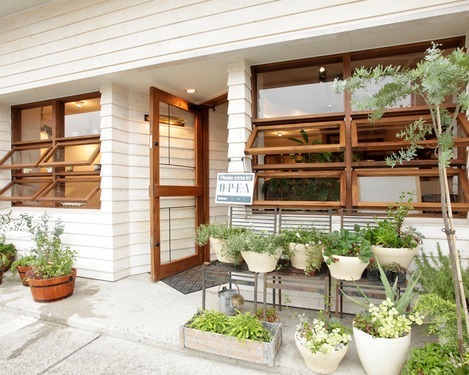 ガーデンパーティーカフェプラスキッチン【GARDEN PARTY cafe＋kitchen】の会場内イメージ5枚目