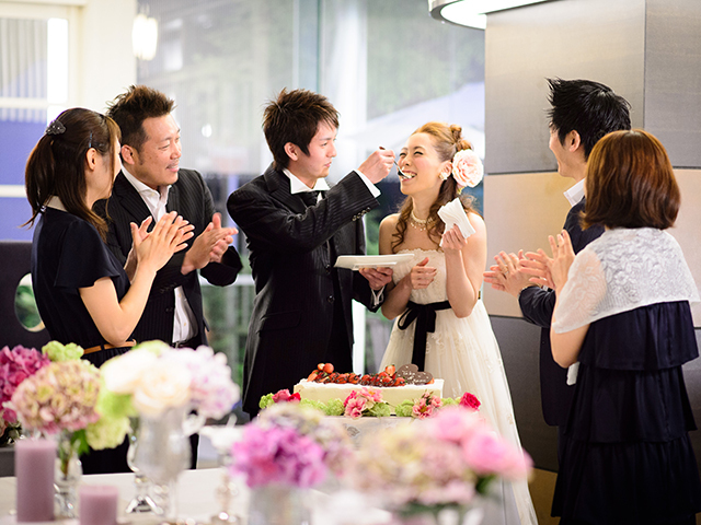 日本大通りで結婚式二次会ならsilk素敵な時間をお過ごしください新郎新婦さまにとって素敵なパーティになるようスタッフがサポートいたします