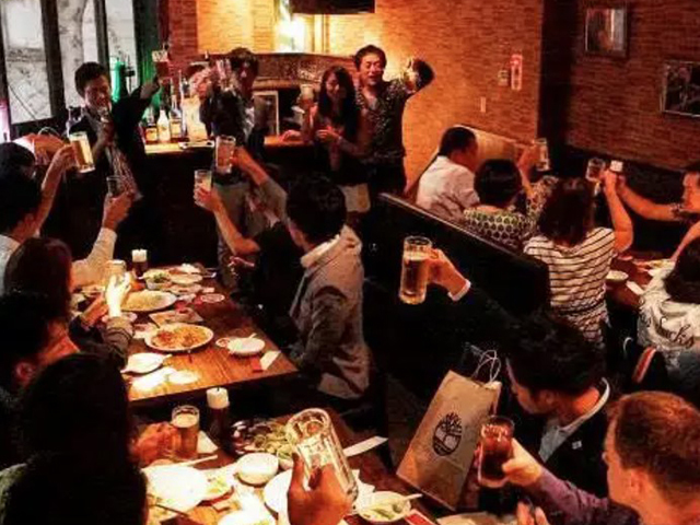 肉バル＆BEER DINING ROAD HOUSE ロードハウス 新宿西口店の会場内イメージ2枚目