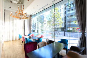 グッドモーニングカフェ 錦町【GOOD MORNING CAFE 錦町】のフロア1のメイン画像-ゆったりソファの個室もご用意。　
少人数の２次会にも！