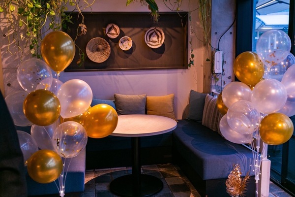 BESIDE SEASIDEのお料理・雰囲気-高砂イメージ　※風船は持ち込みです