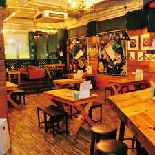 Dining Lab π 小山店のフロア1のメイン画像