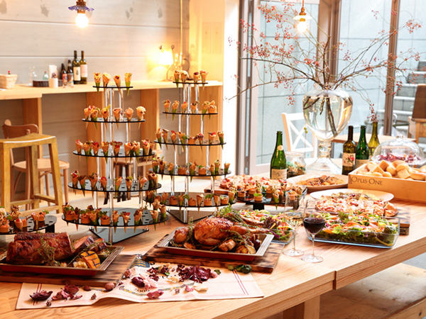 ムロマチカフェ ハチ【muromachicafe hachi】の大人の隠れ家空間のメイン画像