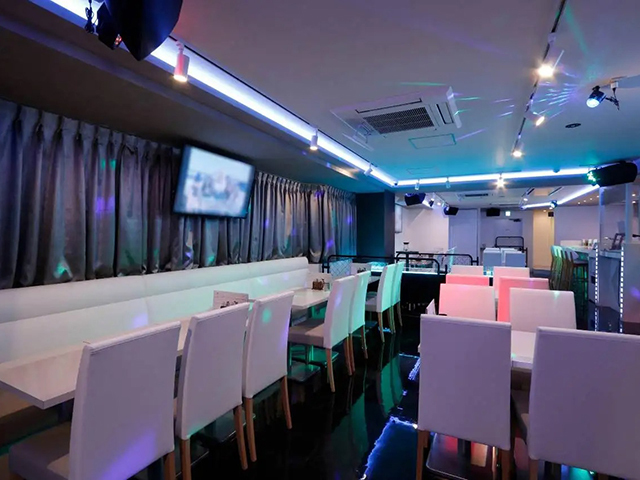 【貸切パーティー】 ATLED新宿靖国通り店の会場内イメージ1枚目