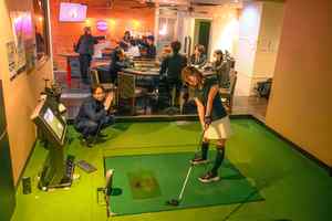 Golf Poker Bar ALL IN ONEのアミューズメント-シミュレーションゴルフ