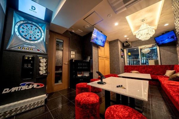 Private個室×夜景 PALACE ‐パレス‐渋谷駅前店の小規模の2次会に-ダーツ付特別個室ではダーツ＆カラオケが両方楽しめます！