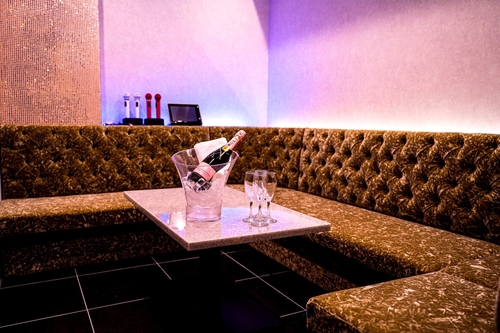 LUXURY LOUNGE MILAS－ミラス－ 恵比寿店の【VIP個室】4名～8名専用！カラオケ付少人数パーティープラン