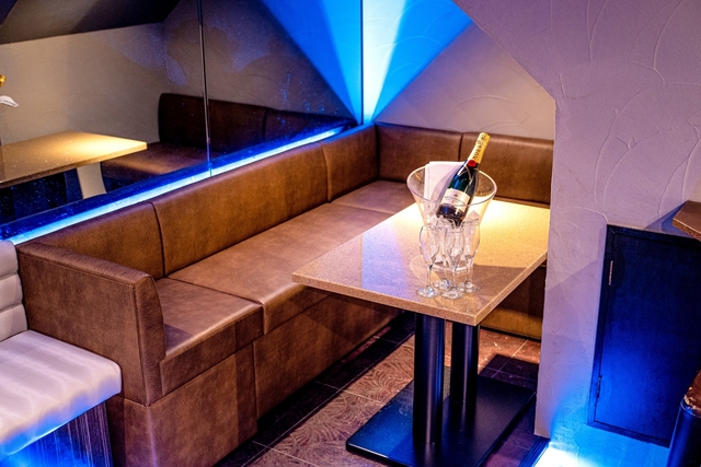 OAK BAR SHIBUYA 【オークバー渋谷】の会場内イメージ8枚目
