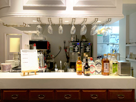 LE SALON DE NINA’S クイーンズスクエア 横浜店の会場特徴／同窓会-プランはいずれもフリードリンク付。