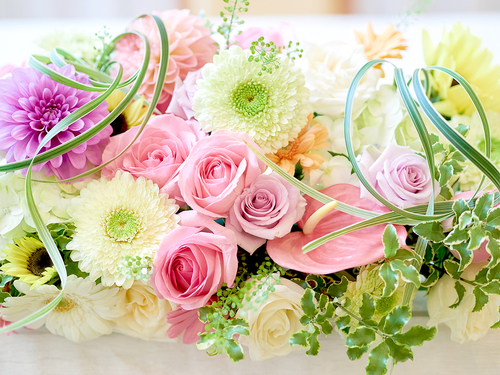 ブライダルブーケ　テーブル装花　ゲストへの花束　メイン装花