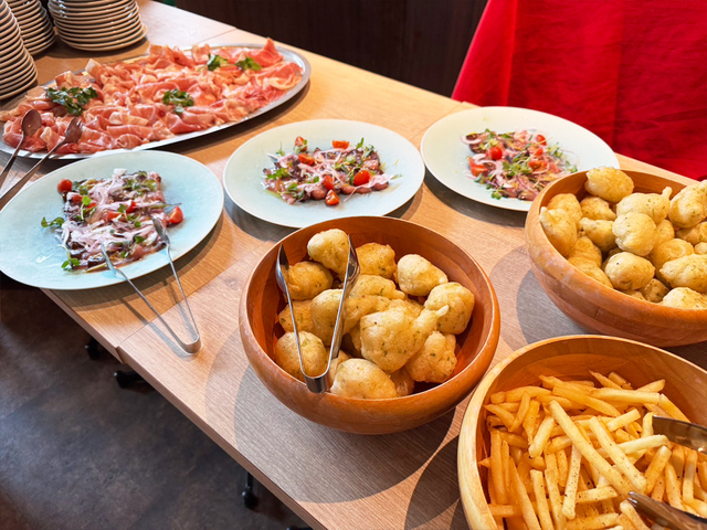 Cassolo【カッソーロ】の料理・施設等のイメージ画像3-季節ごとの旬な素材にこだわった、彩り豊かなパーティー料理