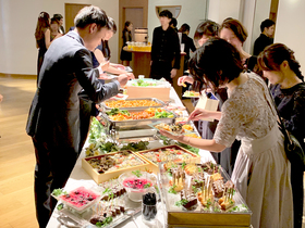 ラ コレッツィオーネ～Blanc Noir～の会場特徴／同窓会-季節ごとの旬な素材にこだわったお料理をビュッフェ形式でご用意