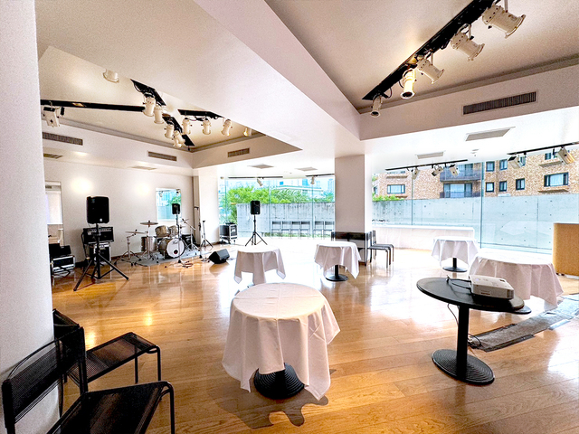ラ コレッツィオーネ～Blanc Noir～の会場内イメージ4枚目-２次会、ウエディングパーティー、企業イベント、懇親会、同窓会
