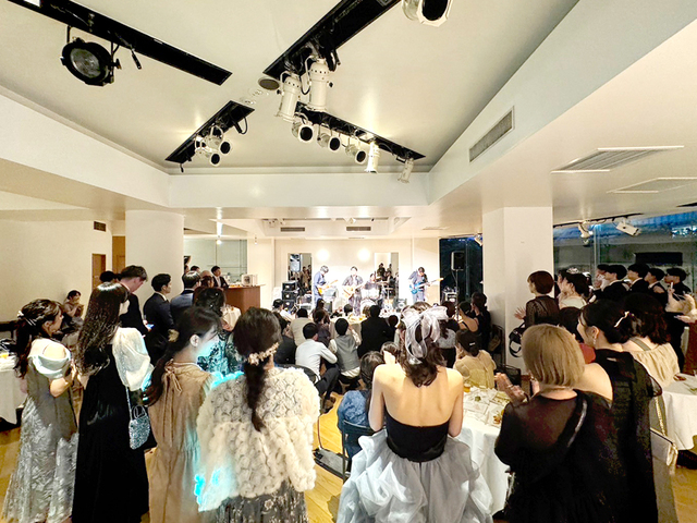 ラ コレッツィオーネ～Blanc Noir～の会場メイン画像-楽器演奏、フルバンド演奏が可能です！
