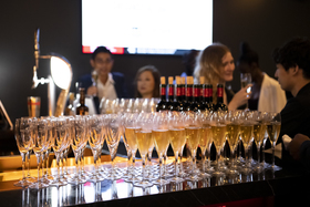 R1 TOKYO Bar&Restaurantのシャンパン飲放題のメイン画像