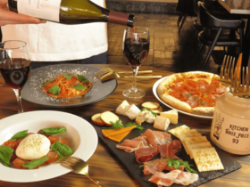 KITCHEN THREE PIECE93の当店の特徴!