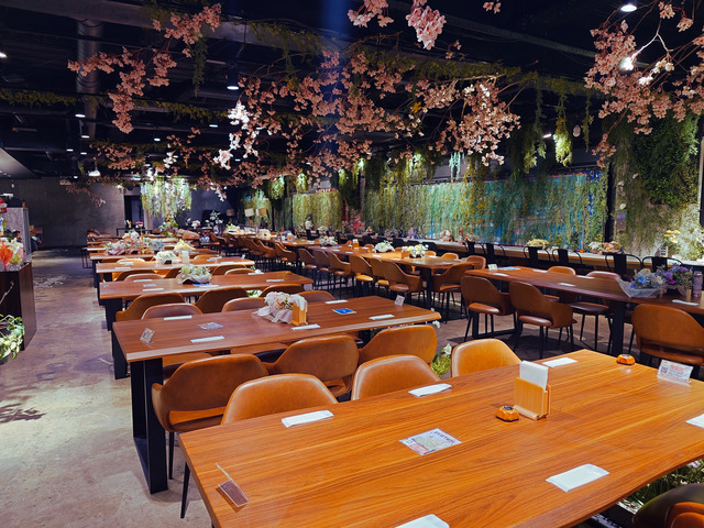 アーキテクチャcafe＆bar棲家 新宿の会場内イメージ1枚目-テーブル席