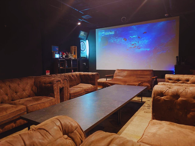 アーキテクチャcafe＆bar棲家 新宿の会場内イメージ5枚目-完全個室スクリーン