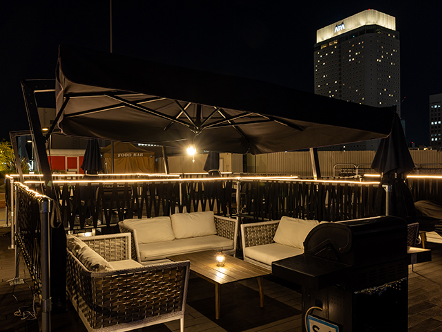 絶景屋上BBQビアガーデン BACK YARD 横浜ワールドポーターズ店の会場内イメージ1枚目