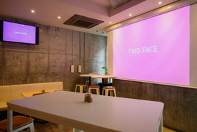 TWO FACEの会場の特徴-【受付スタート】~30分~