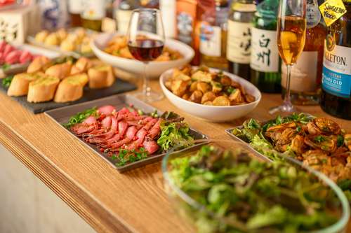 TWO FACEの【1名5,000円】3H飲み放題！料理6品 1番人気の鉄板プラン♪