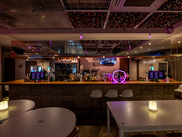 TWO FACEの会場内イメージ4枚目