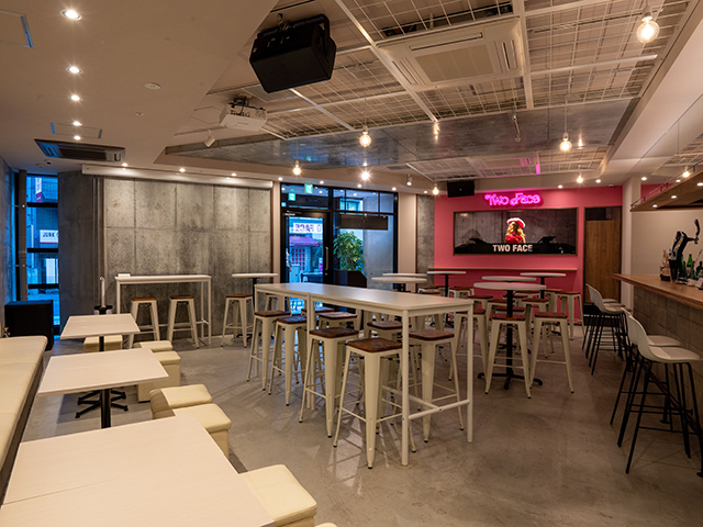 TWO FACEの会場内イメージ9枚目