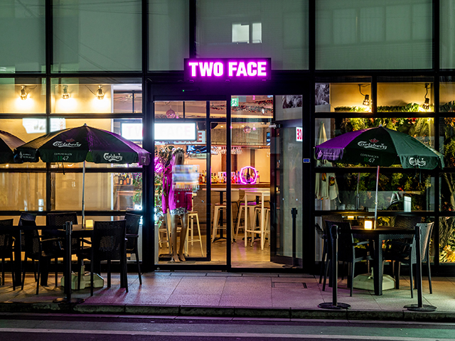 TWO FACEの会場メイン画像
