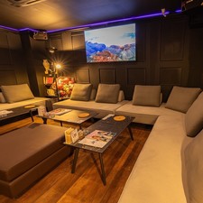 船橋・貸切パーティー＆ ウェディング2次会会場　絆-KIZUNA-の店内のご紹介