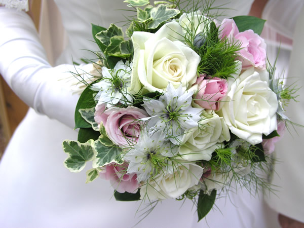 BB BROTHERの料理・施設等のイメージ画像5-新郎新婦に花束用意します。