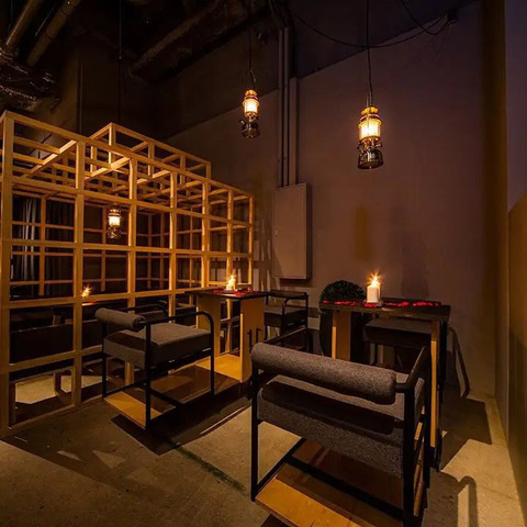 THE BARKの料理・施設等のイメージ画像6-公園の遊具をイメージして様々な席