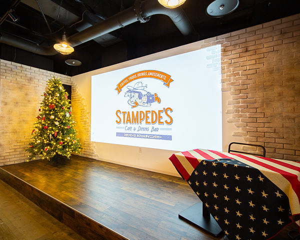 The wedding house Stampede’s（スタンピーズ）の料理・施設等のイメージ画像6-圧巻のステージ