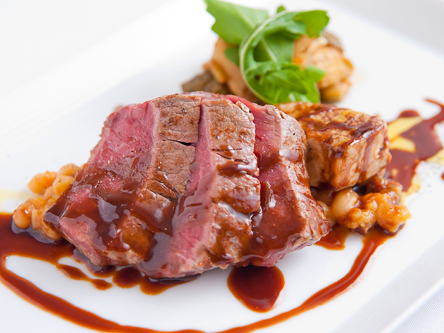 ジャルディーノ リンシエメ【Giardino L’INSIEME】の料理・施設等のイメージ画像4-特別な日にふさわしい豪華料理