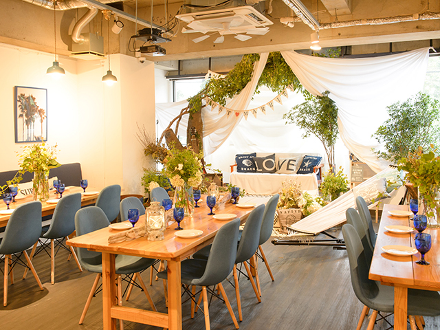 ジャルディーノ リンシエメ【Giardino L’INSIEME】の会場内イメージ2枚目-一体感のある広々空間