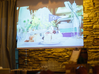 一棟貸切レストラン イカリヤ ウエディング【IKARIYA WEDDING】のフロア1の詳細画像1-大画面スクリーンで余興バッチリ